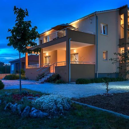 Guesthouse Miranda Np Krka โลโซวาซ ภายนอก รูปภาพ