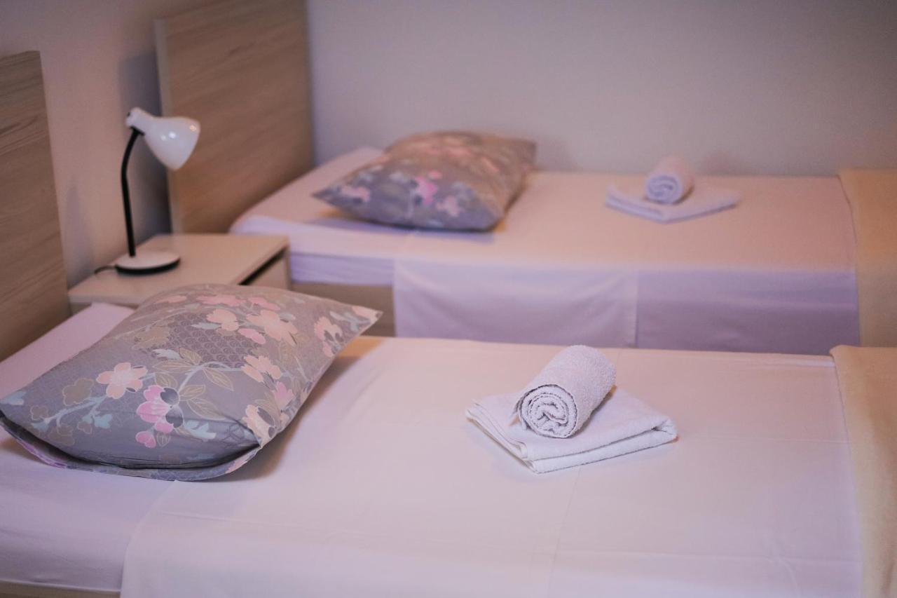 Guesthouse Miranda Np Krka โลโซวาซ ภายนอก รูปภาพ