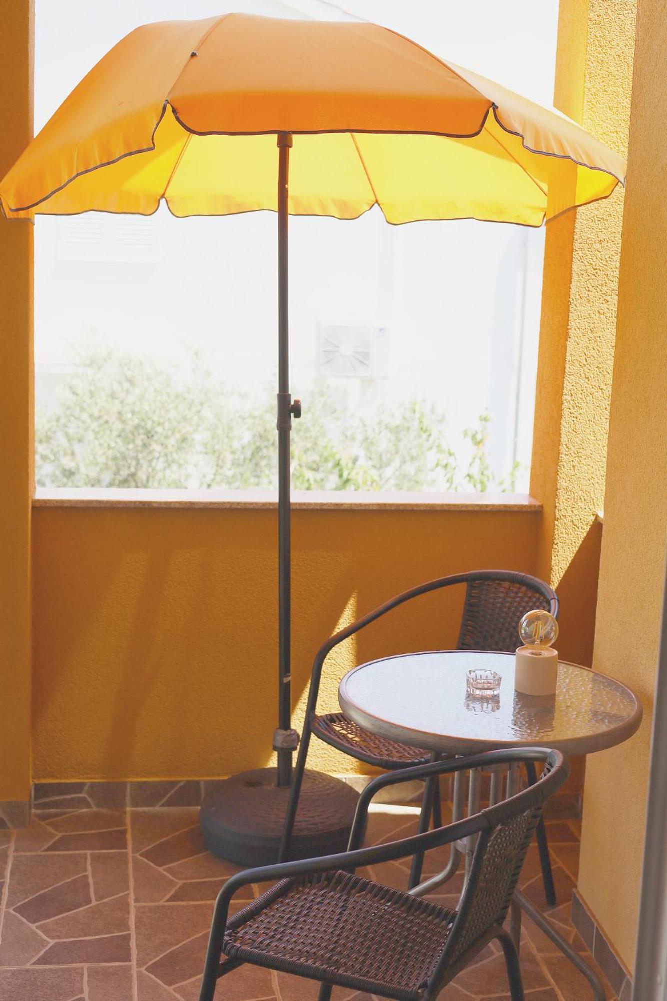 Guesthouse Miranda Np Krka โลโซวาซ ภายนอก รูปภาพ