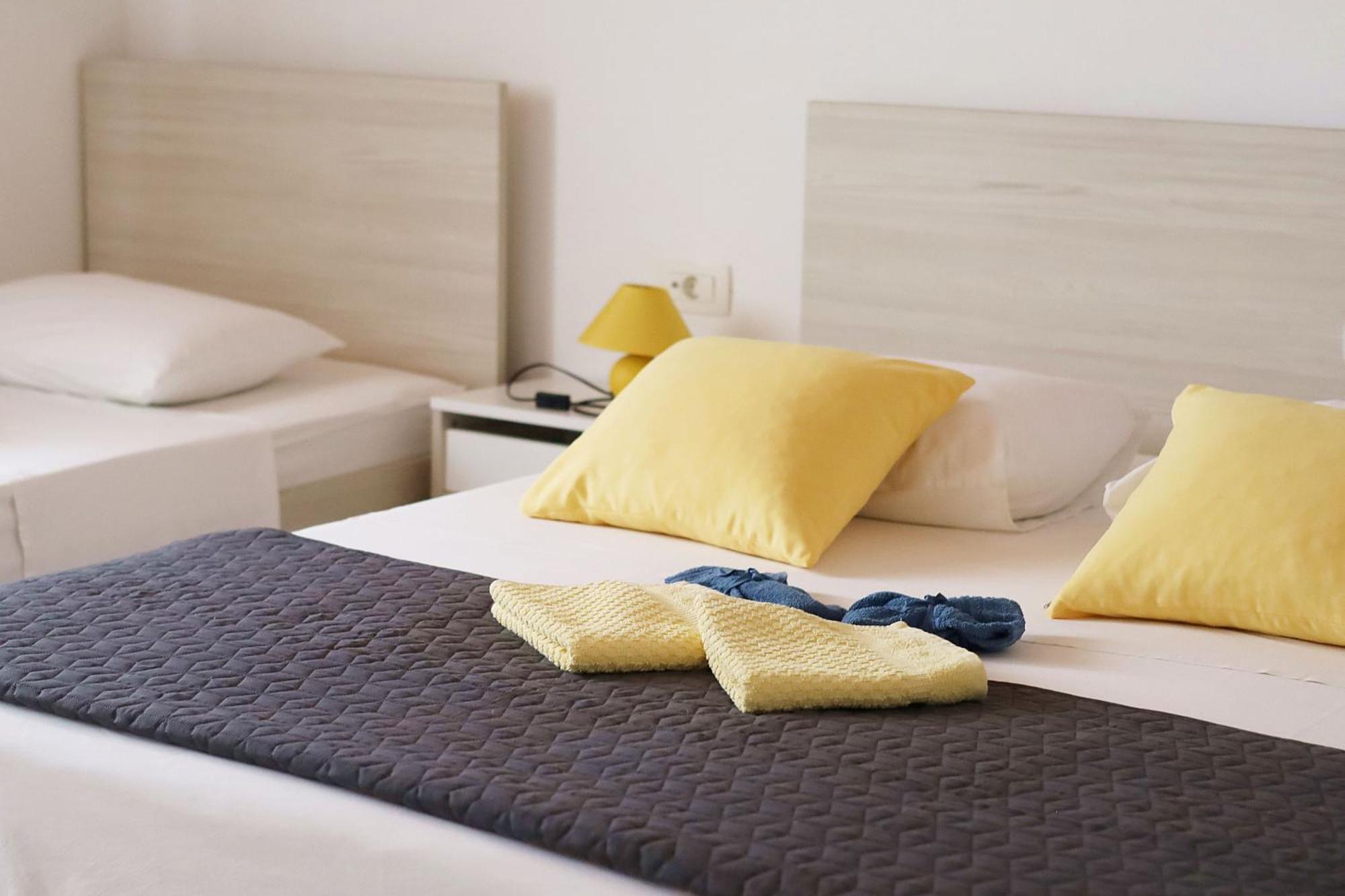 Guesthouse Miranda Np Krka โลโซวาซ ภายนอก รูปภาพ