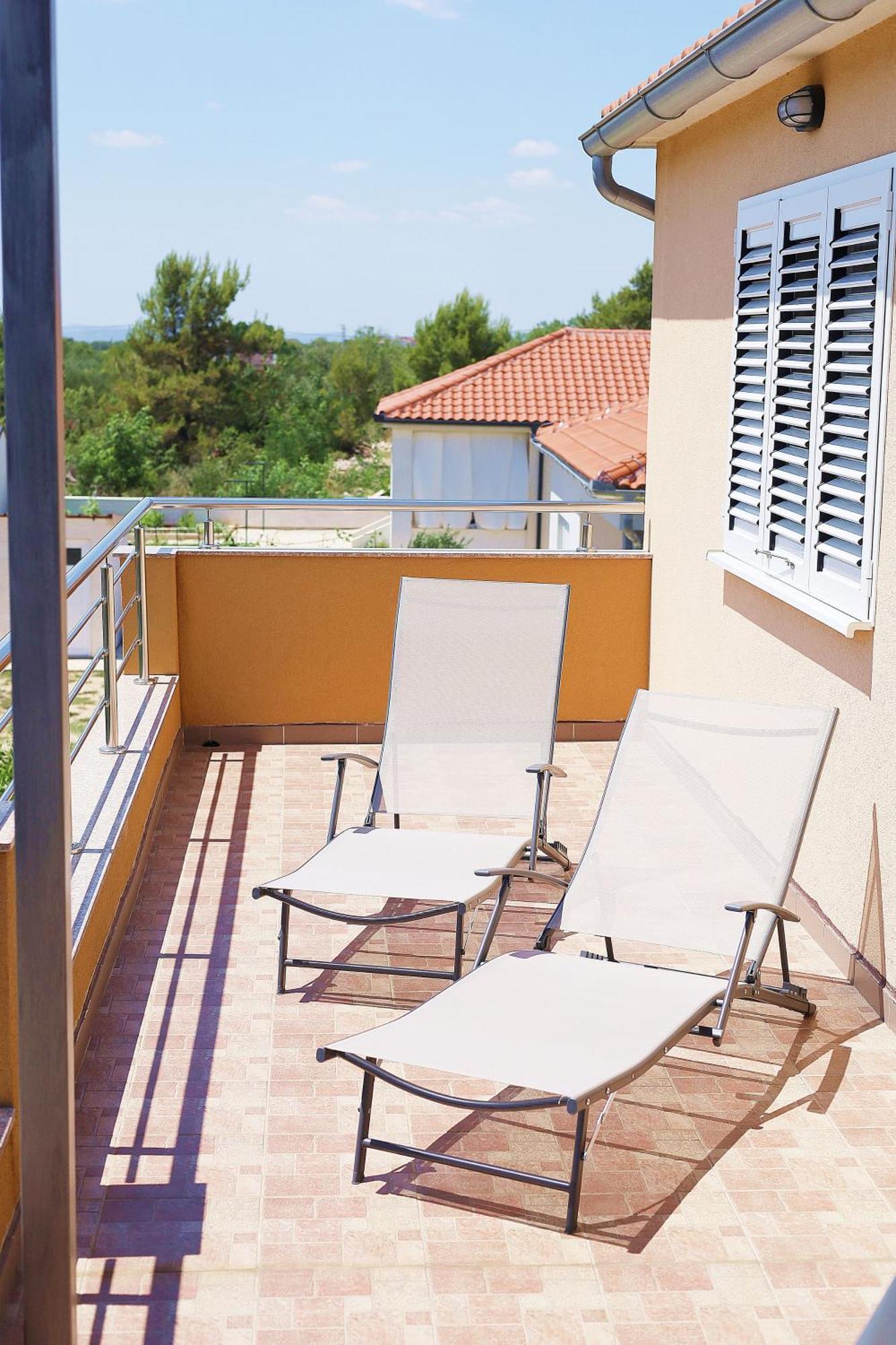Guesthouse Miranda Np Krka โลโซวาซ ภายนอก รูปภาพ